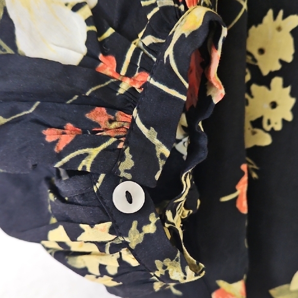 H&M Black Floral Blouse - Picture 4 of 6